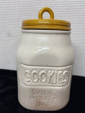 Large ceramic cookie jar